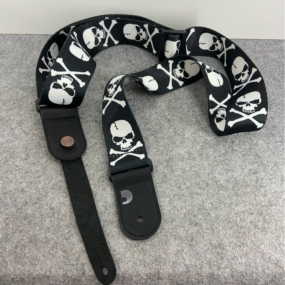 Levy’s Black and White Skull Guitar Strap